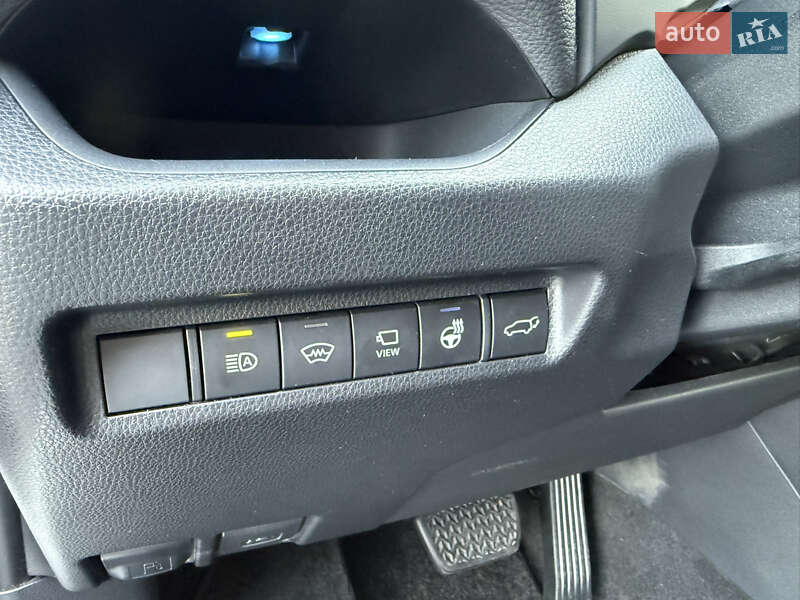 Внедорожник / Кроссовер Toyota RAV4 2019 в Харькове