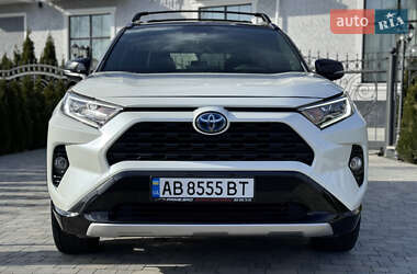 Позашляховик / Кросовер Toyota RAV4 2019 в 