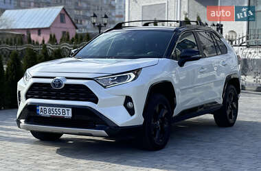 Позашляховик / Кросовер Toyota RAV4 2019 в 