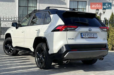 Позашляховик / Кросовер Toyota RAV4 2019 в 