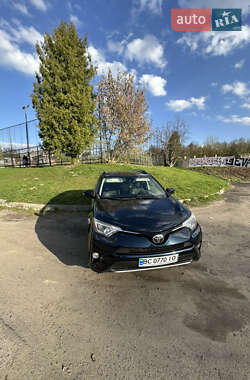 Внедорожник / Кроссовер Toyota RAV4 2016 в 