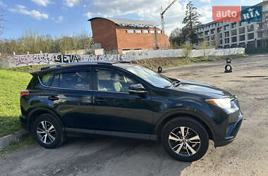 Внедорожник / Кроссовер Toyota RAV4 2016 в 