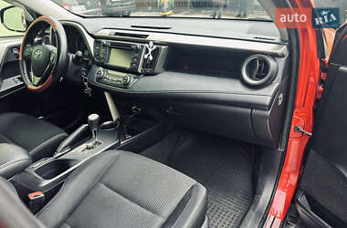 Внедорожник / Кроссовер Toyota RAV4 2013 в 