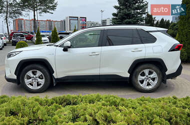Внедорожник / Кроссовер Toyota RAV4 2019 в 
