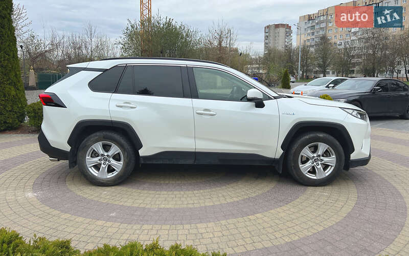 Внедорожник / Кроссовер Toyota RAV4 2019 в Львове