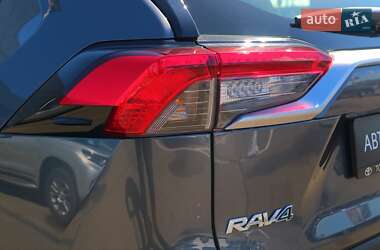 Внедорожник / Кроссовер Toyota RAV4 2023 в 