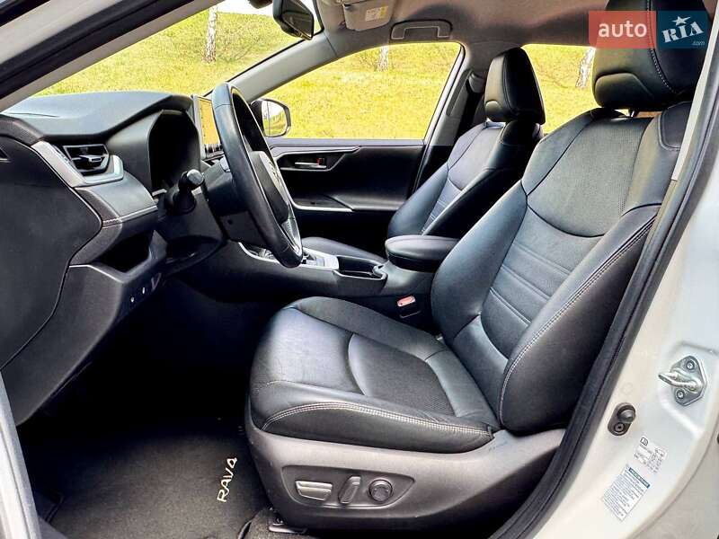 Позашляховик / Кросовер Toyota RAV4 2019 в Києві