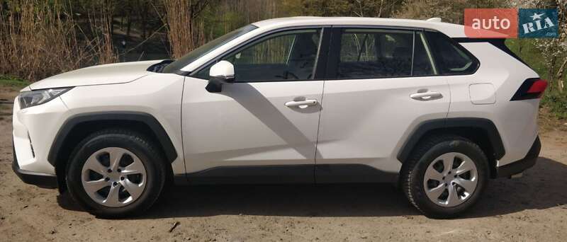 Позашляховик / Кросовер Toyota RAV4 2020 в Львові фото 6 Позашляховик / Кросовер Toyota RAV4 2020 в Львові
