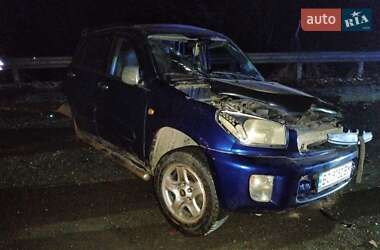 Внедорожник / Кроссовер Toyota RAV4 2001 в 