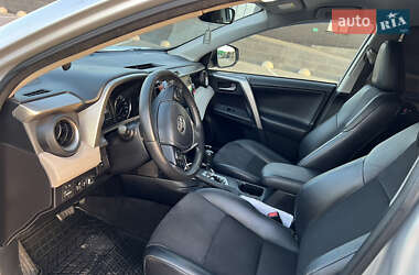 Внедорожник / Кроссовер Toyota RAV4 2013 в 