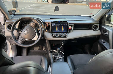 Внедорожник / Кроссовер Toyota RAV4 2013 в 