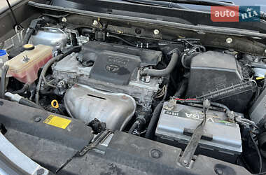 Внедорожник / Кроссовер Toyota RAV4 2013 в 
