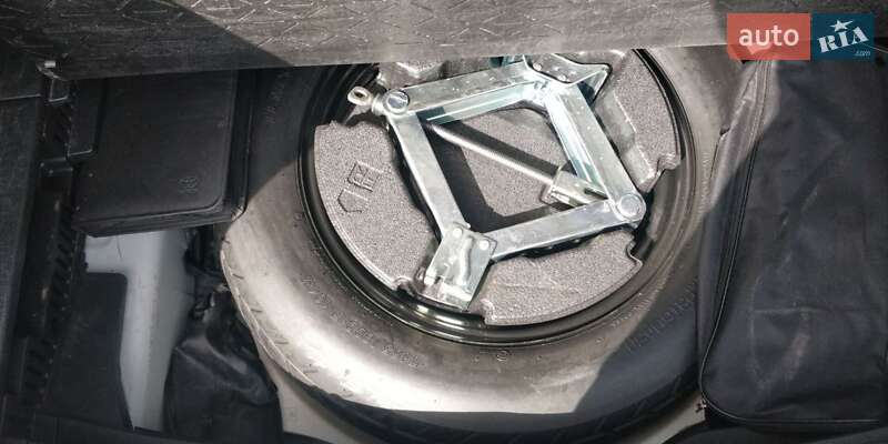 Позашляховик / Кросовер Toyota RAV4 2020 в Львові фото 18 Позашляховик / Кросовер Toyota RAV4 2020 в Львові