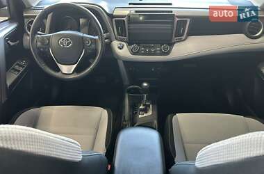 Внедорожник / Кроссовер Toyota RAV4 2018 в 
