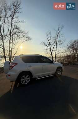 Внедорожник / Кроссовер Toyota RAV4 2010 в 