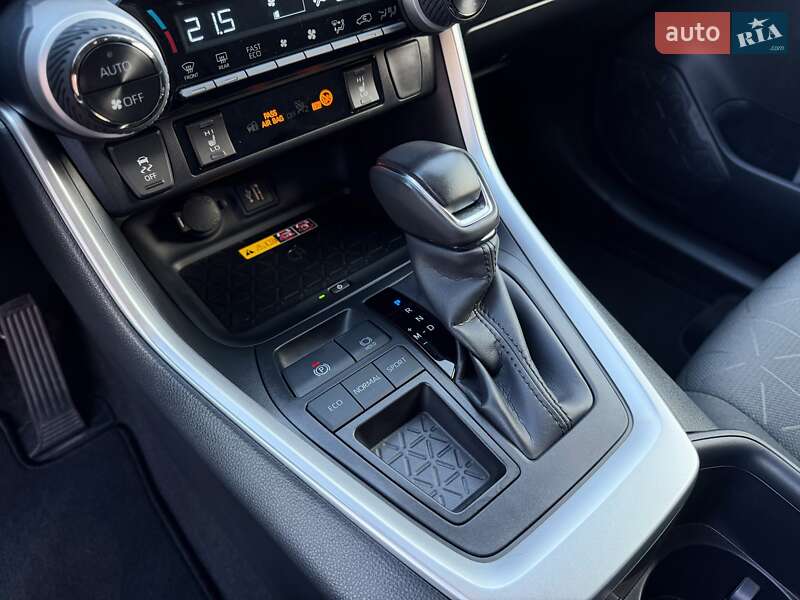 Позашляховик / Кросовер Toyota RAV4 2023 в Києві
