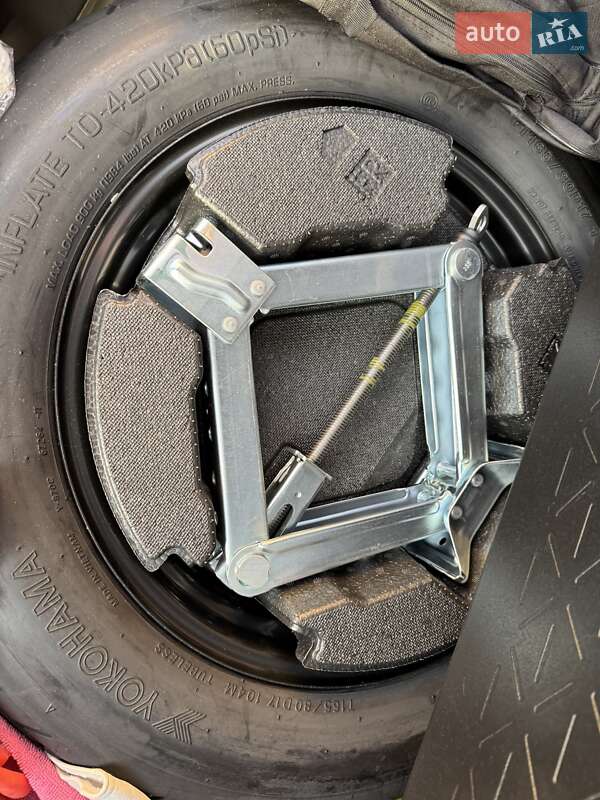 Позашляховик / Кросовер Toyota RAV4 2022 в Львові