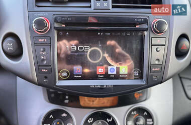 Внедорожник / Кроссовер Toyota RAV4 2008 в 