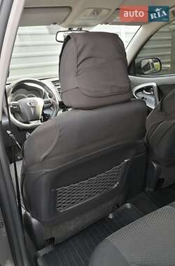Внедорожник / Кроссовер Toyota RAV4 2012 в 