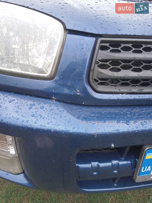 Внедорожник / Кроссовер Toyota RAV4 2002 в Сарнах