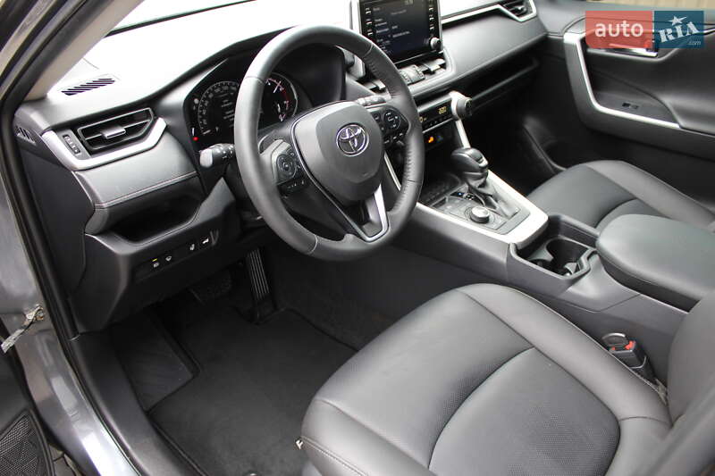Внедорожник / Кроссовер Toyota RAV4 2022 в Ровно