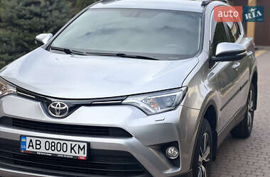 Внедорожник / Кроссовер Toyota RAV4 2016 в 
