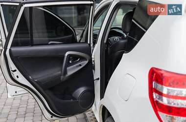 Внедорожник / Кроссовер Toyota RAV4 2010 в 