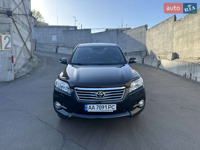 Внедорожник / Кроссовер Toyota RAV4 2012 в Киеве