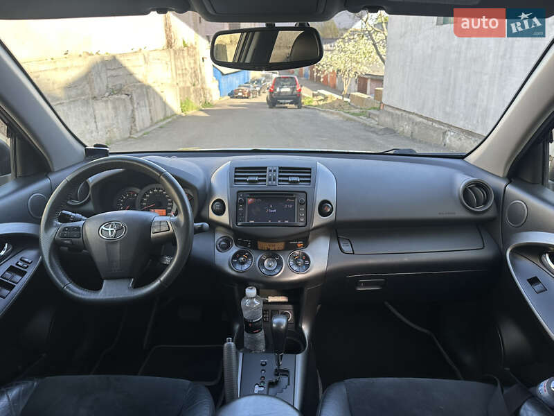 Внедорожник / Кроссовер Toyota RAV4 2012 в Киеве