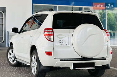 Внедорожник / Кроссовер Toyota RAV4 2011 в 