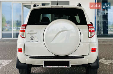 Внедорожник / Кроссовер Toyota RAV4 2011 в 