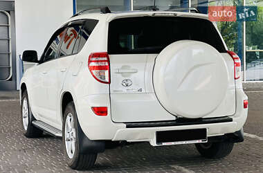 Внедорожник / Кроссовер Toyota RAV4 2011 в 