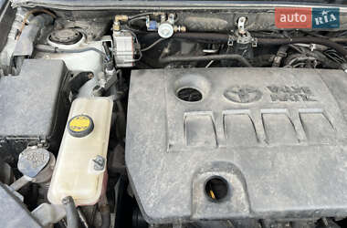Внедорожник / Кроссовер Toyota RAV4 2011 в 