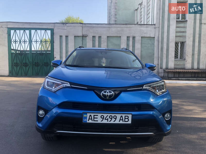 Позашляховик / Кросовер Toyota RAV4 2017 в Кам'янському фото 2 Позашляховик / Кросовер Toyota RAV4 2017 в Кам'янському