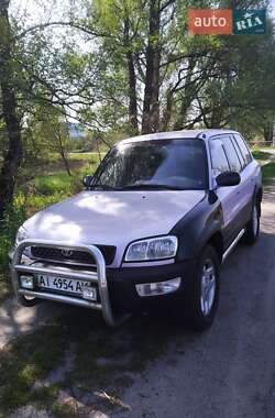 Внедорожник / Кроссовер Toyota RAV4 2000 в Обухове