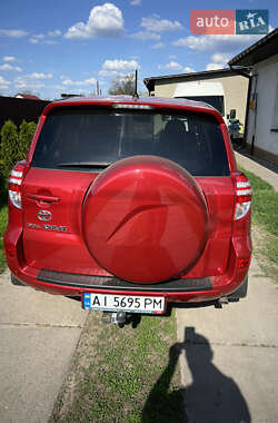 Внедорожник / Кроссовер Toyota RAV4 2012 в 