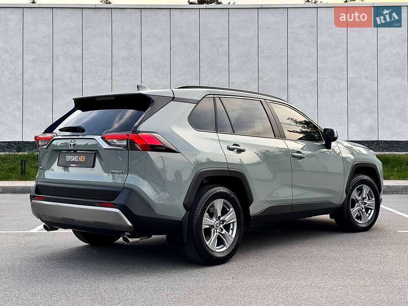 Позашляховик / Кросовер Toyota RAV4 2024 в Києві