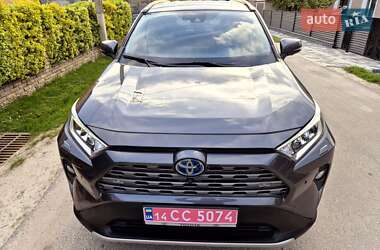 Внедорожник / Кроссовер Toyota RAV4 2020 в 