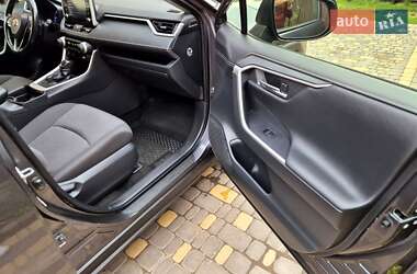 Внедорожник / Кроссовер Toyota RAV4 2020 в 