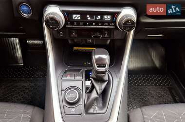Внедорожник / Кроссовер Toyota RAV4 2020 в 