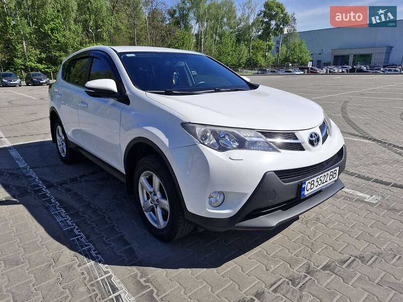 Позашляховик / Кросовер Toyota RAV4 2014 в Чернігові