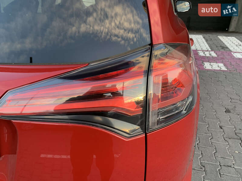 Внедорожник / Кроссовер Toyota RAV4 2016 в Львове