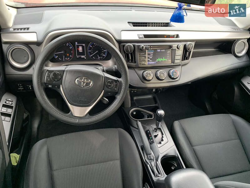 Внедорожник / Кроссовер Toyota RAV4 2016 в Львове