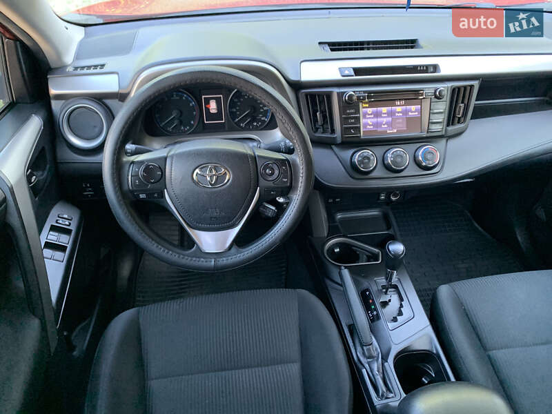 Внедорожник / Кроссовер Toyota RAV4 2016 в Львове