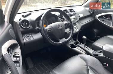 Внедорожник / Кроссовер Toyota RAV4 2010 в 