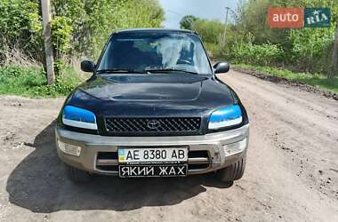 Позашляховик / Кросовер Toyota RAV4 1999 в 
