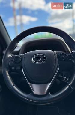 Внедорожник / Кроссовер Toyota RAV4 2018 в 