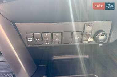 Внедорожник / Кроссовер Toyota RAV4 2016 в 