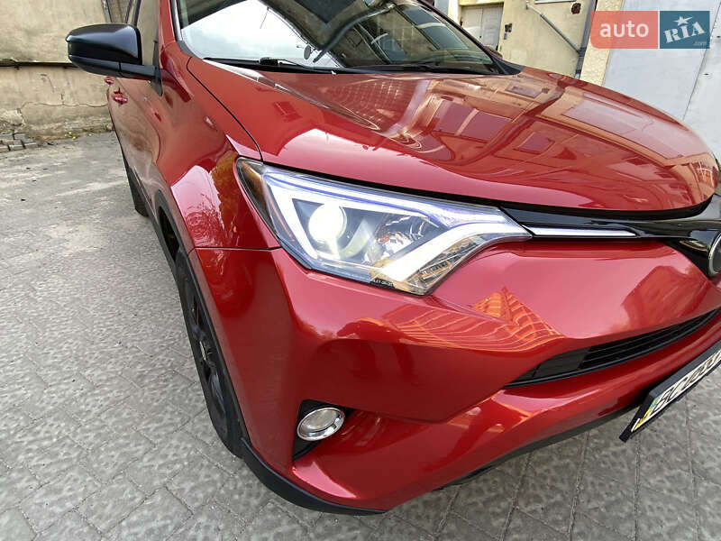 Внедорожник / Кроссовер Toyota RAV4 2016 в Львове