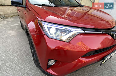 Позашляховик / Кросовер Toyota RAV4 2016 в 